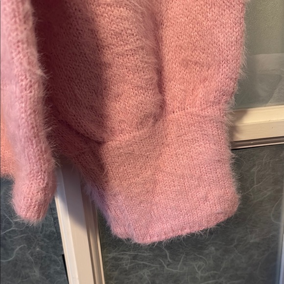 VENUS Pink V-Neck Sweater with Textured Design - Picture 3 of 5